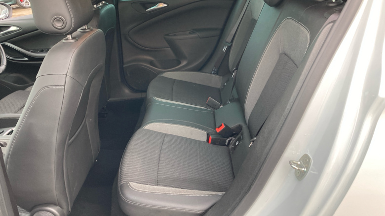 Vauxhall Astra 1.2 Turbo 145 Griffin Edition 5dr Petrol Hatchback